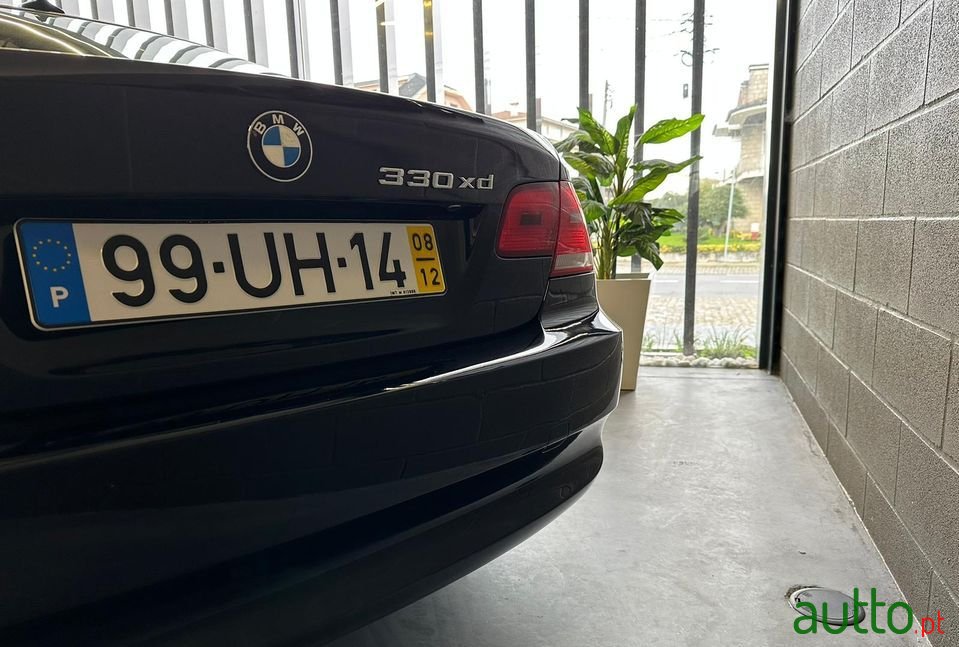 2008' BMW 330 photo #2