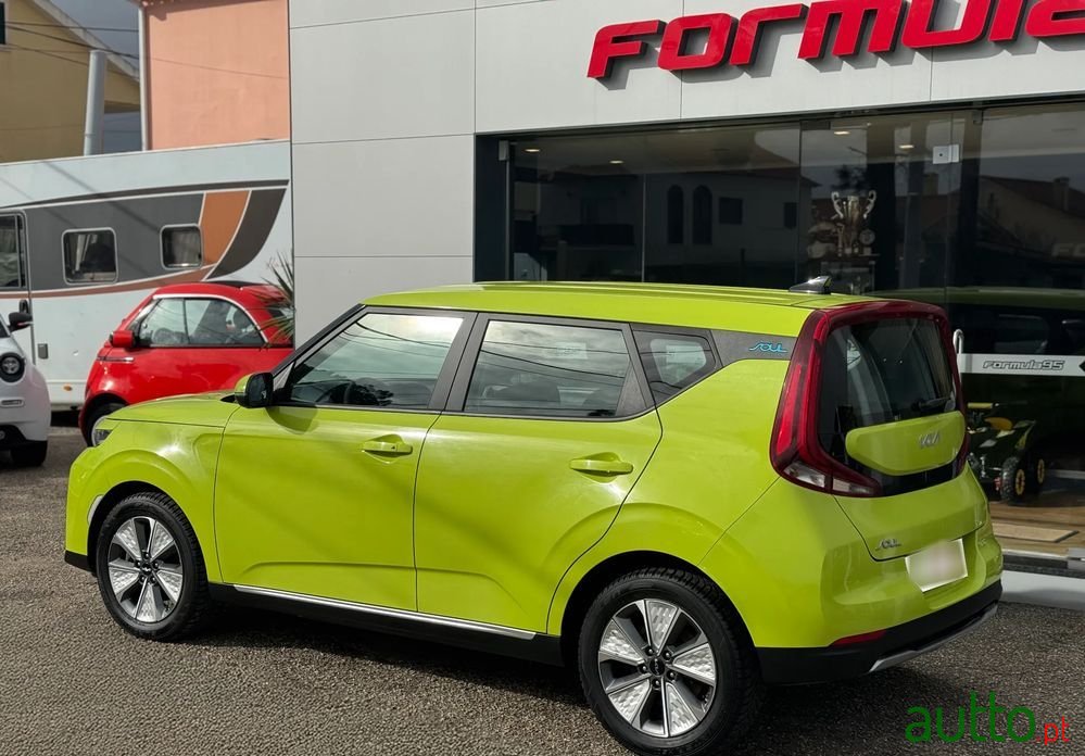 2021' Kia E-Soul photo #4