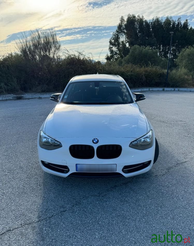 2013' BMW Série 1 D Line Sport photo #1