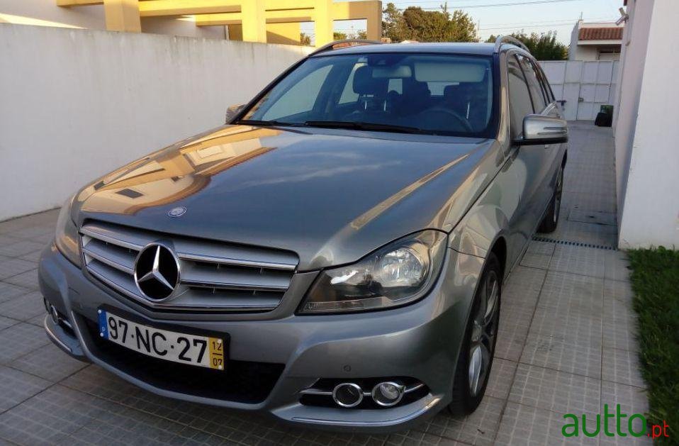 2012' Mercedes-Benz C-180 Avantgarde photo #2