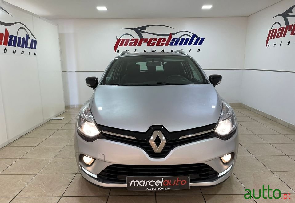 2017' Renault Clio Sport Tourer photo #2