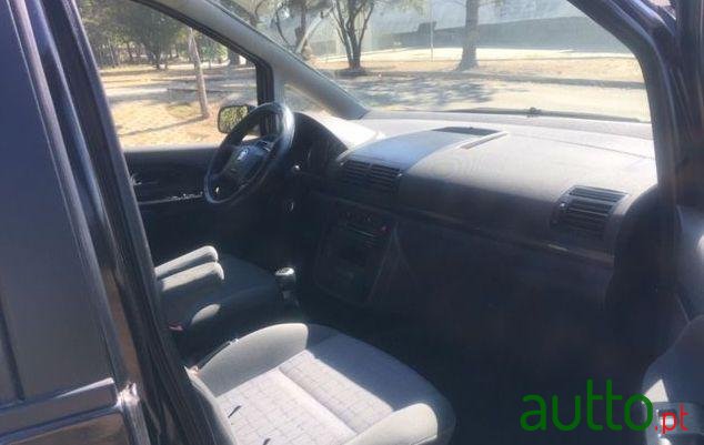 2005' SEAT Alhambra photo #1