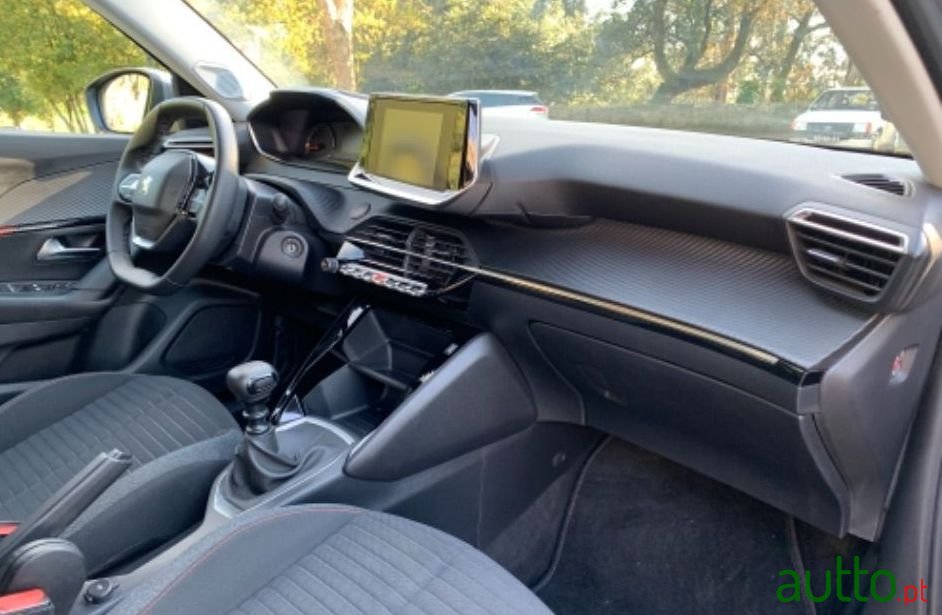 2020' Peugeot 2008 Active photo #1