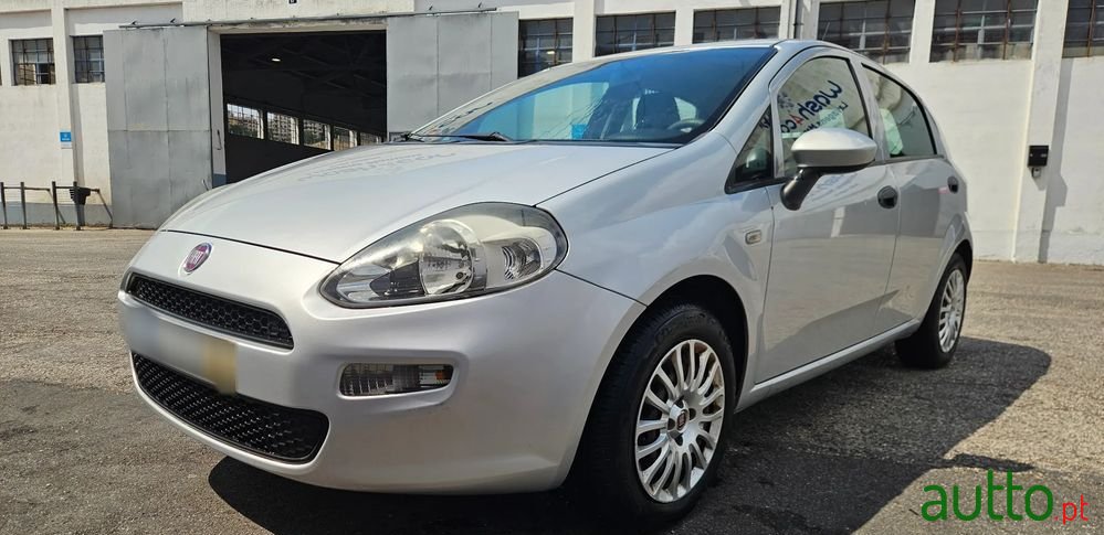 2016' Fiat Punto 1.2 Lounge S&S photo #1