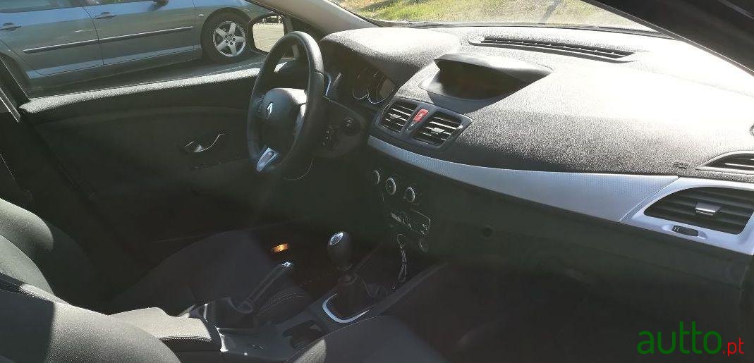 2010' Renault Megane 1.5 Dci photo #1