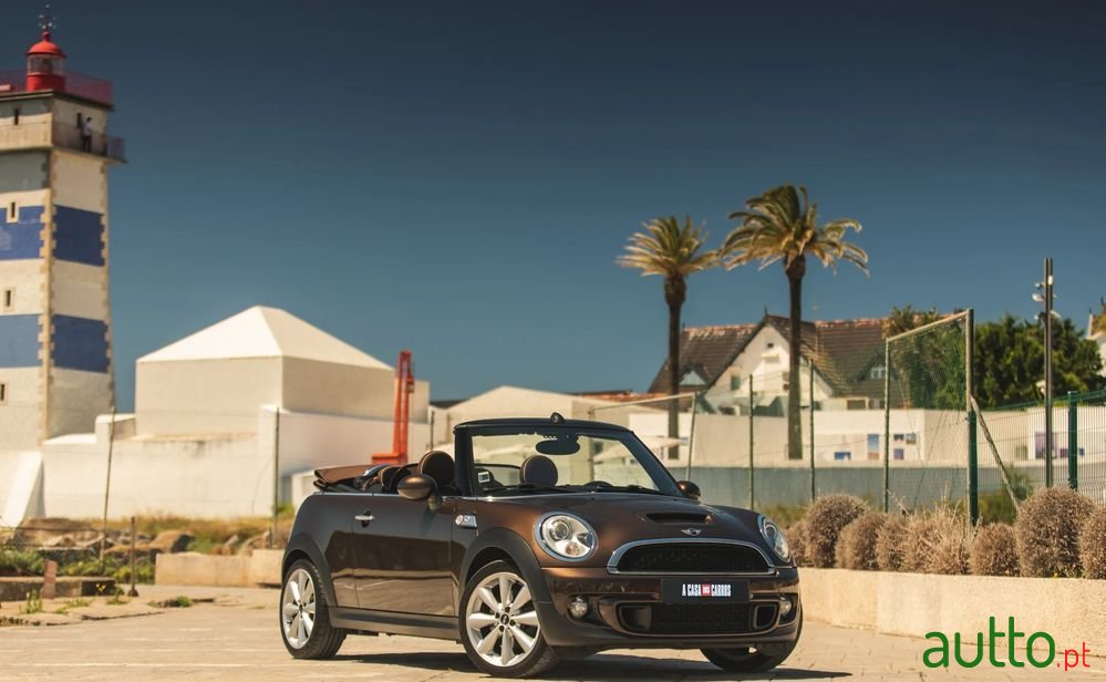 2011' MINI Cabrio Cooper S photo #4