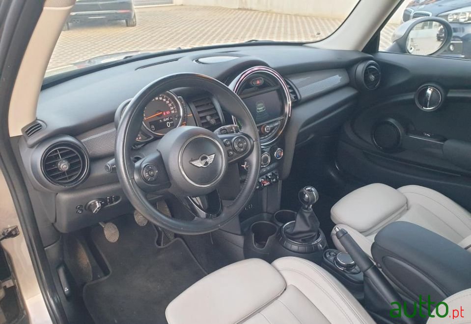 2016' MINI Cooper photo #3