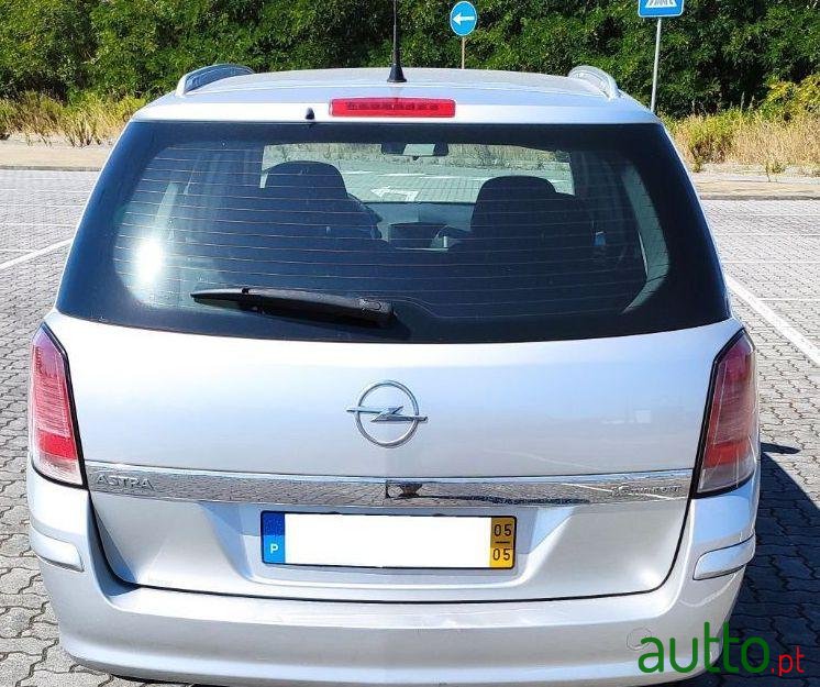 2005' Opel Astra Caravan photo #3