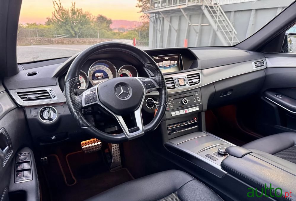2015' Mercedes-Benz Classe E photo #3