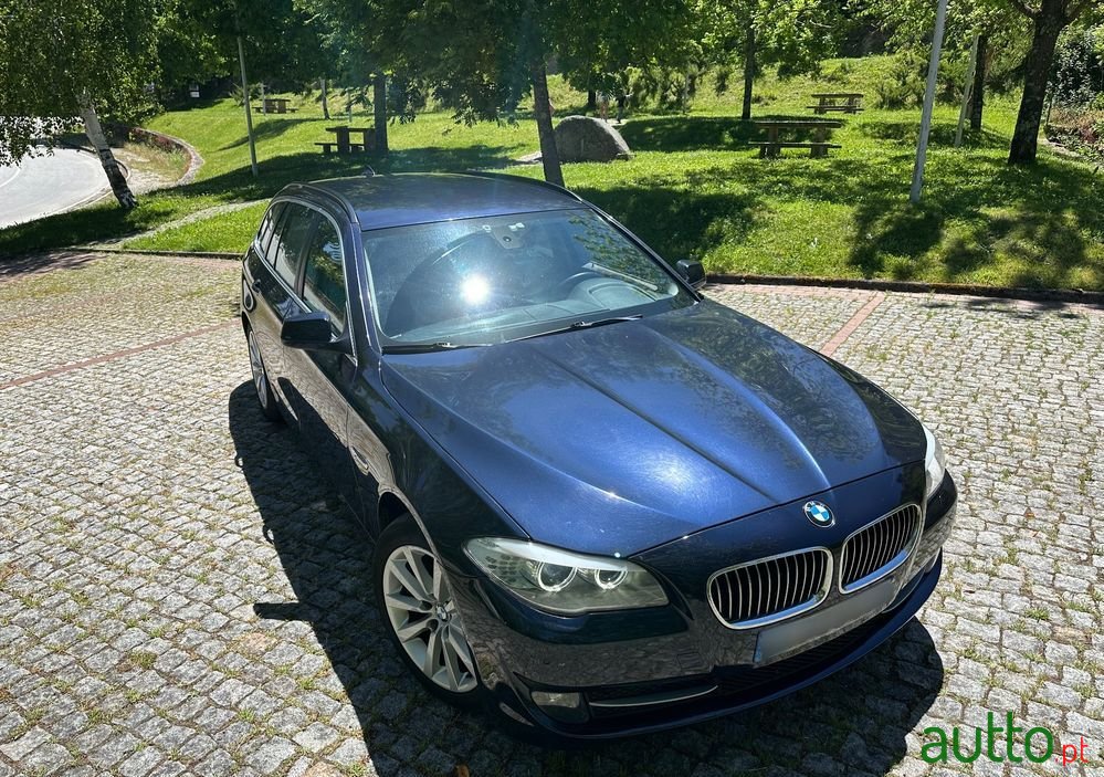 2011' BMW 520 D Touring Aut. photo #2