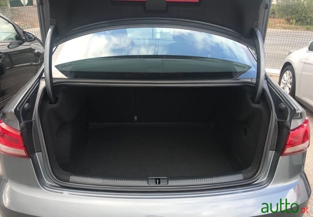 2017' Audi A3 Limousine photo #5