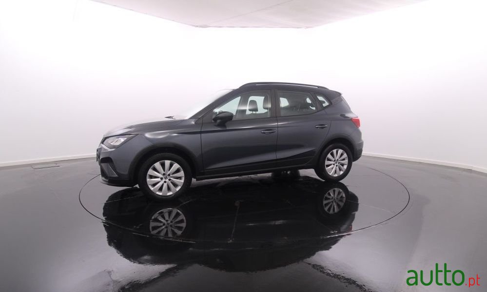 2022' SEAT Arona 1.0 Tsi Style photo #2