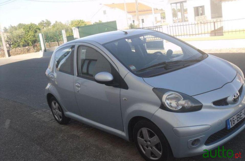 2006' Toyota Aygo 1.0 + Mmt photo #2