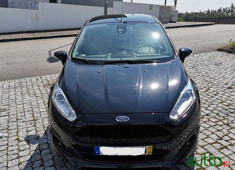 2015' Ford Fiesta photo #1