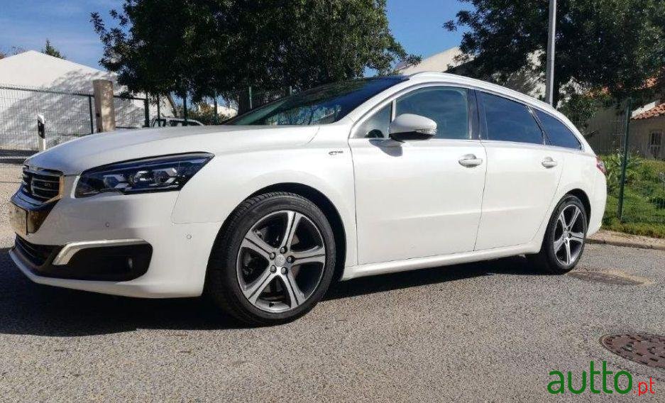 2014' Peugeot 508 Sw photo #2