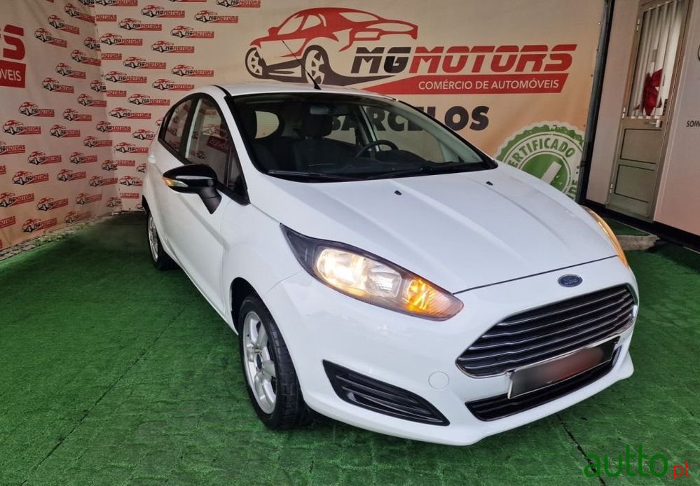 2015' Ford Fiesta photo #1