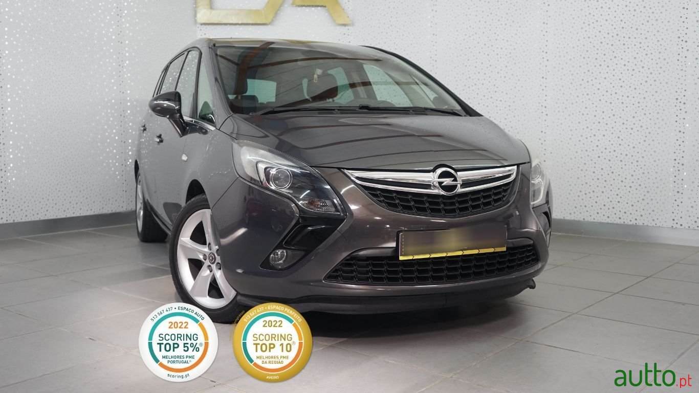 2012' Opel Zafira photo #1