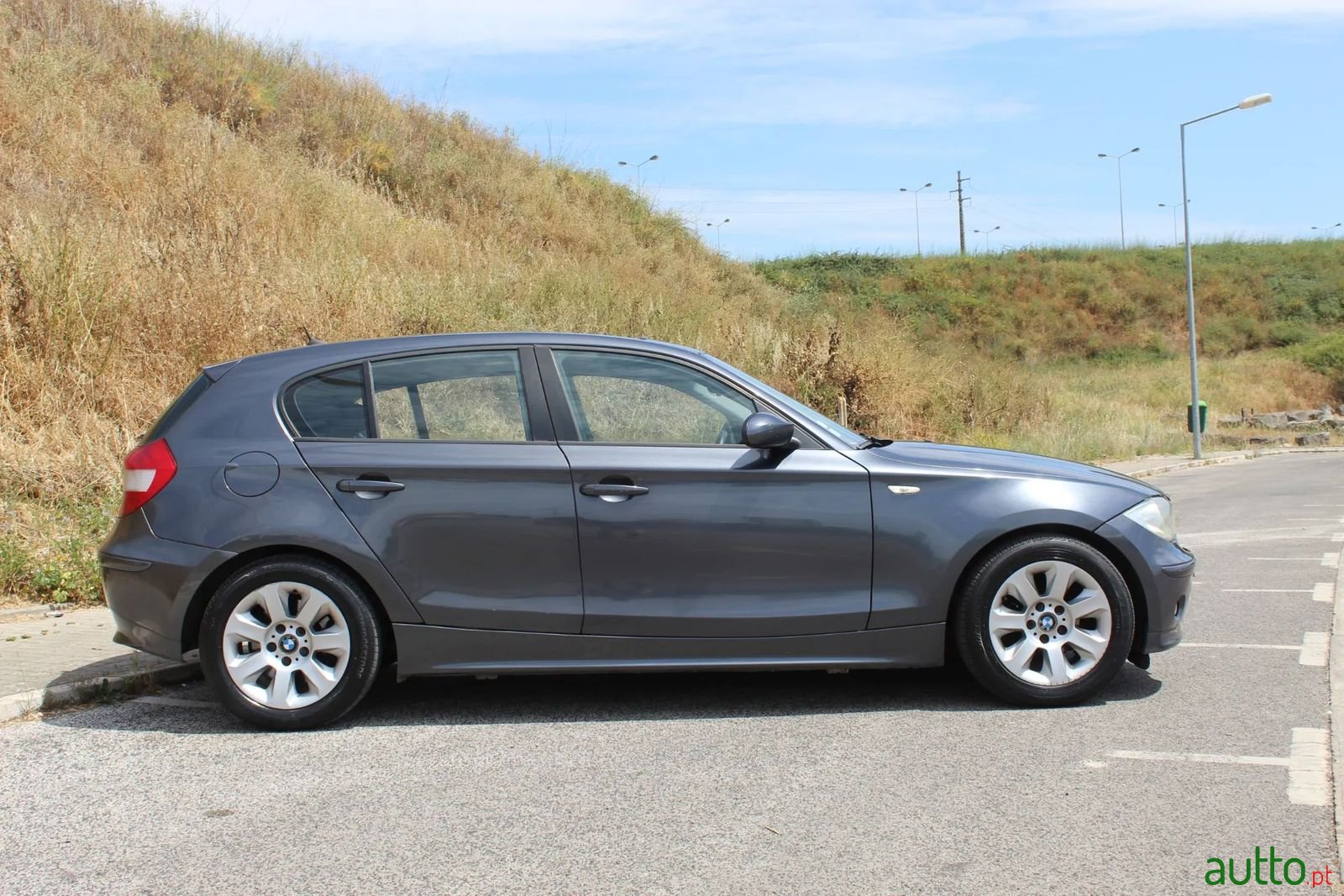 2005' BMW 120 photo #2