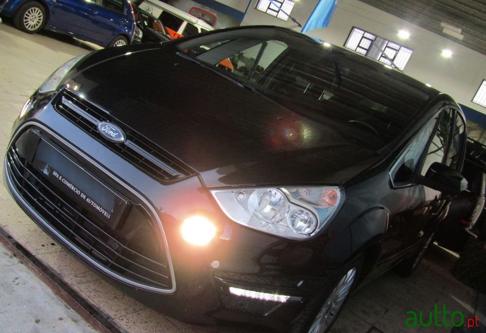 2013' Ford S-Max photo #5