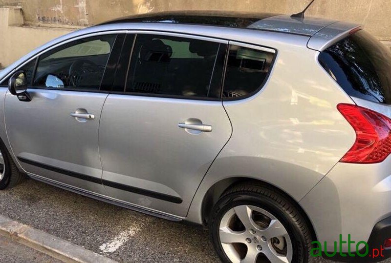 2011' Peugeot 3008 1.6 Hdi Sport Cmp6 photo #2