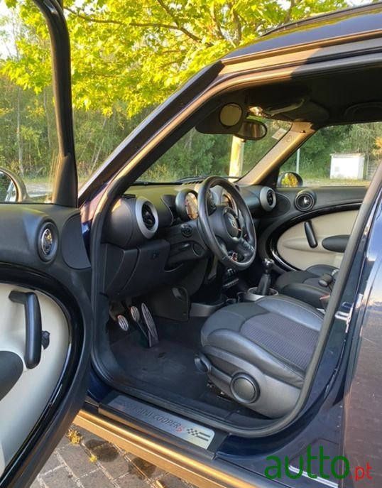 2010' MINI Countryman Cooper-S photo #5