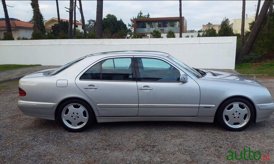 2001' Mercedes-Benz E 200 photo #1
