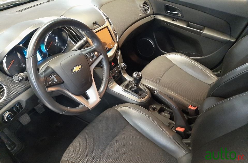 2012' Chevrolet Aveo photo #5