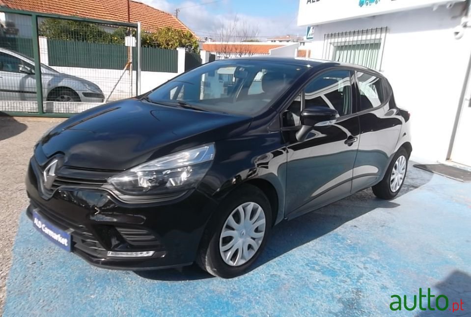 2017' Renault Clio photo #2