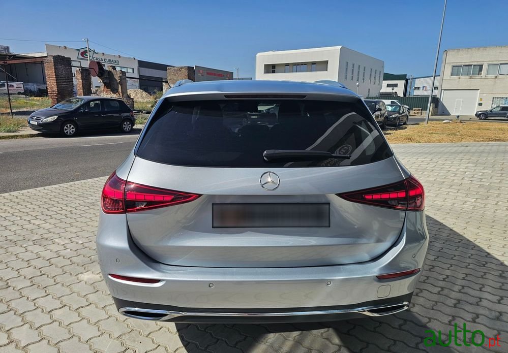 2021' Mercedes-Benz Classe C photo #6