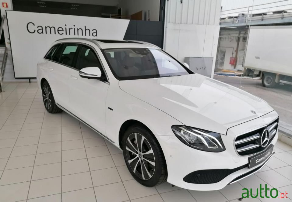 2019' Mercedes-Benz E-300 photo #1