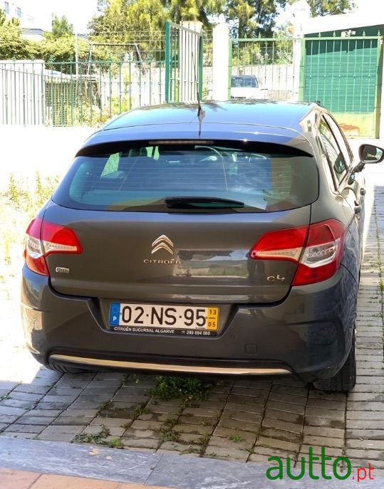 2013' Citroen C4 photo #2