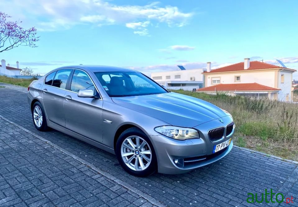 2012' BMW 520 photo #1