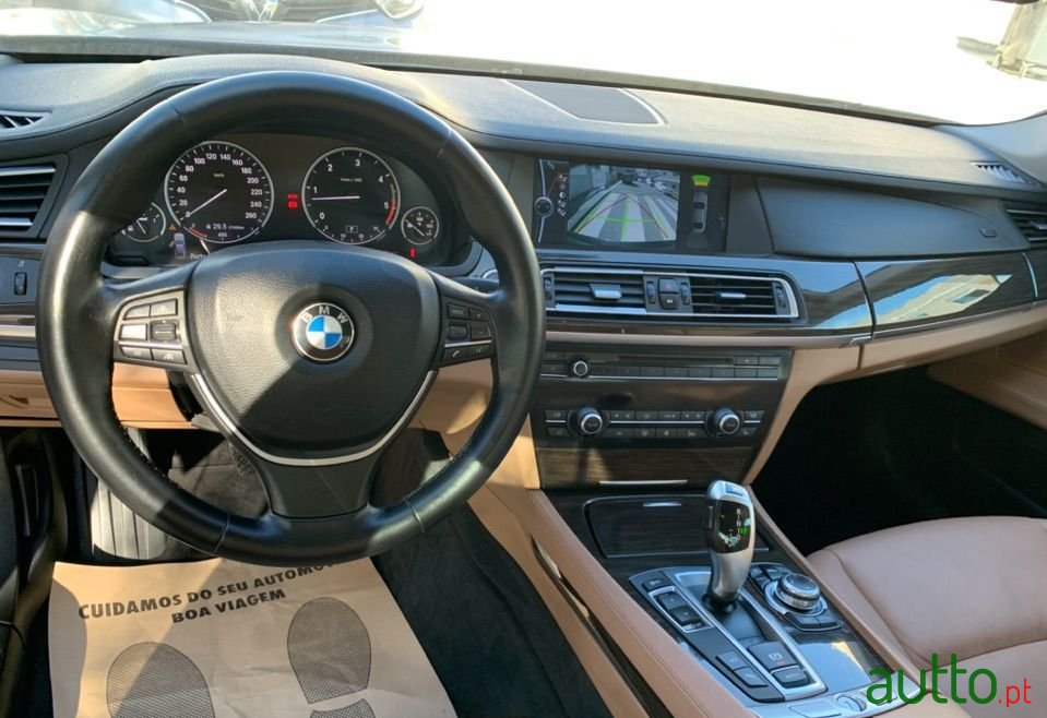2008' BMW 730 photo #6