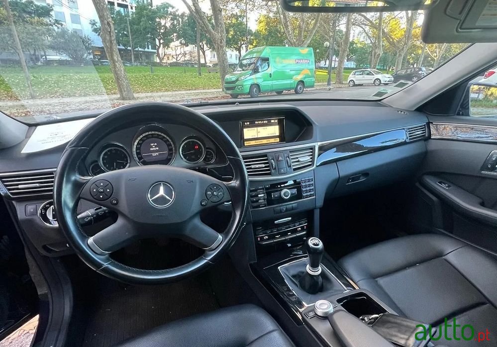 2010' Mercedes-Benz E 250 photo #4