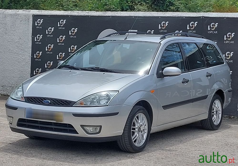 2003' Ford Focus Sw photo #1