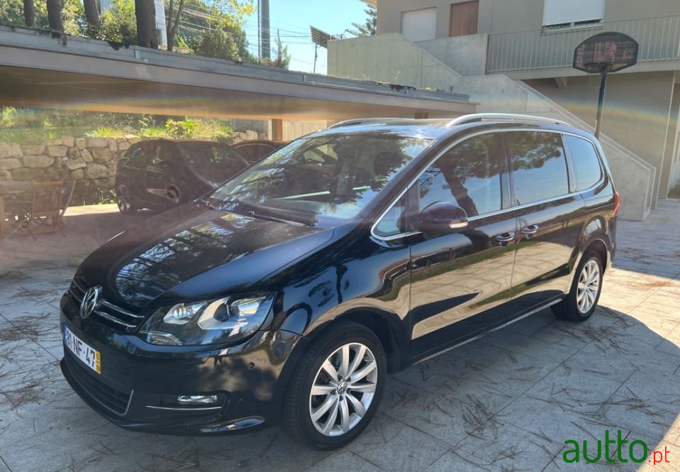 2012' Volkswagen Sharan photo #2