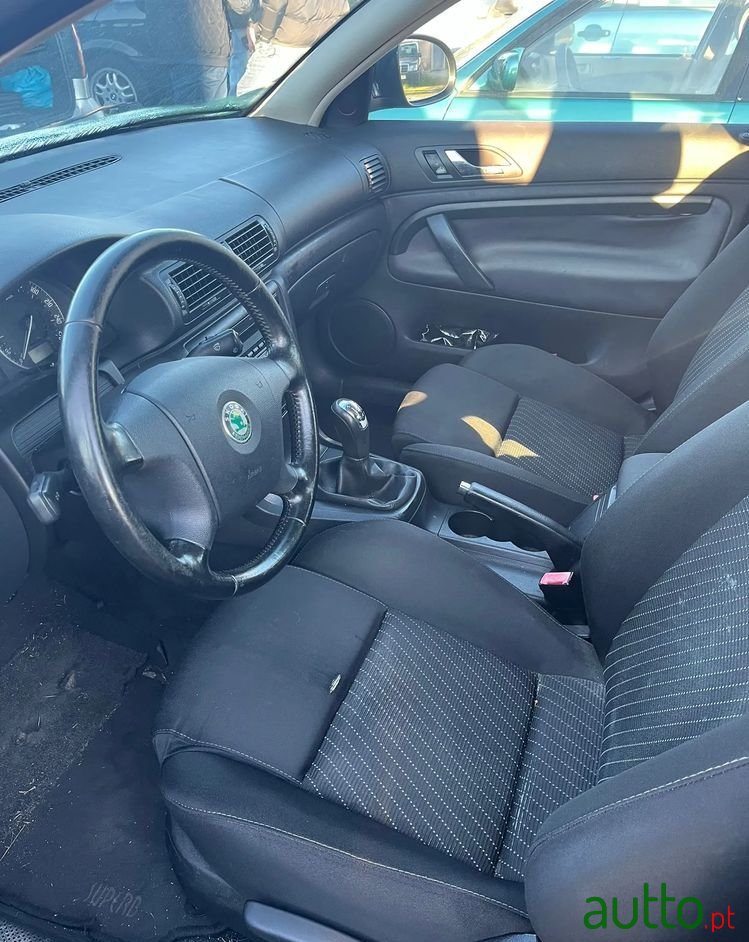 2009' Skoda Octavia photo #3