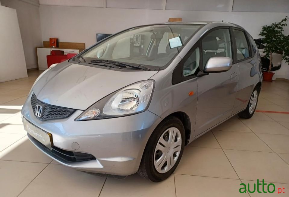 2010' Honda Jazz photo #2