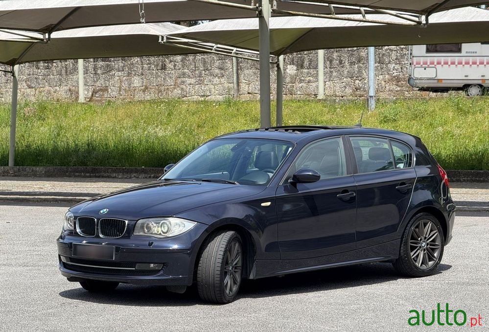 2008' BMW Série 1 D Sport photo #2