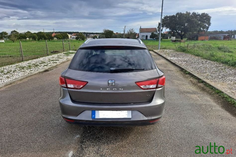 2014' SEAT Leon St photo #4