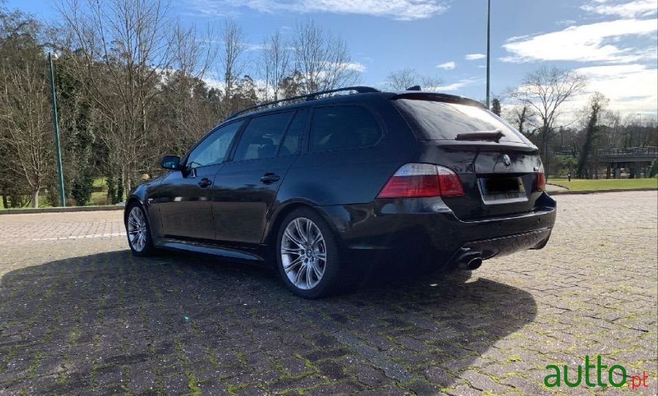 2008' BMW 520 photo #1