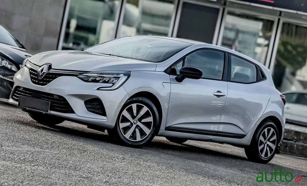 2022' Renault Clio photo #2