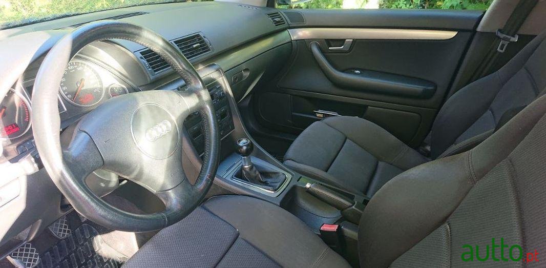 2002' Audi A4 Avant photo #1