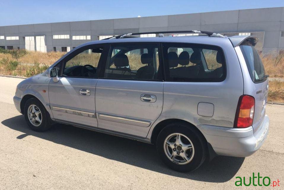 2000' Hyundai Trajet 2.0 7 Lugares photo #2