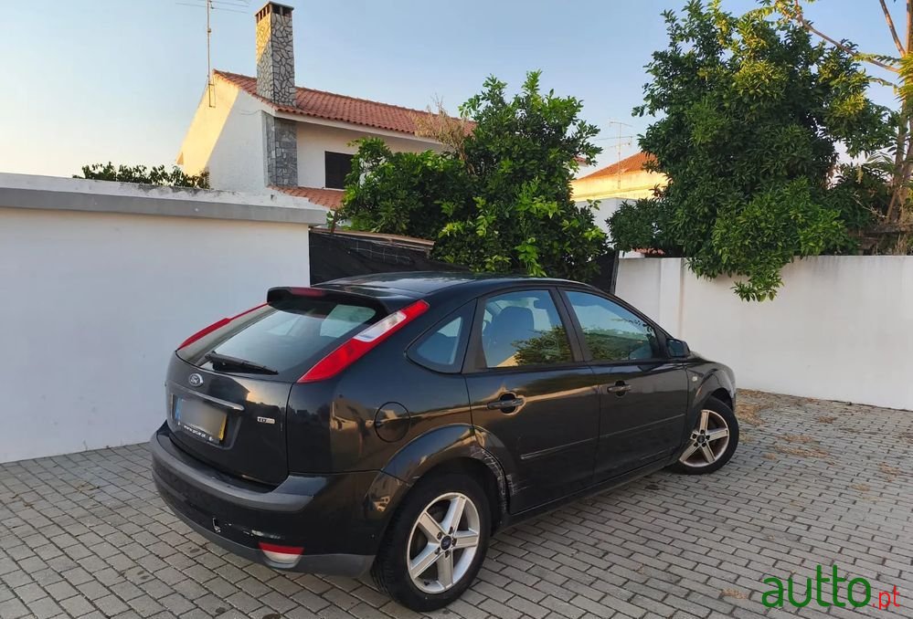 2007' Ford Focus photo #2