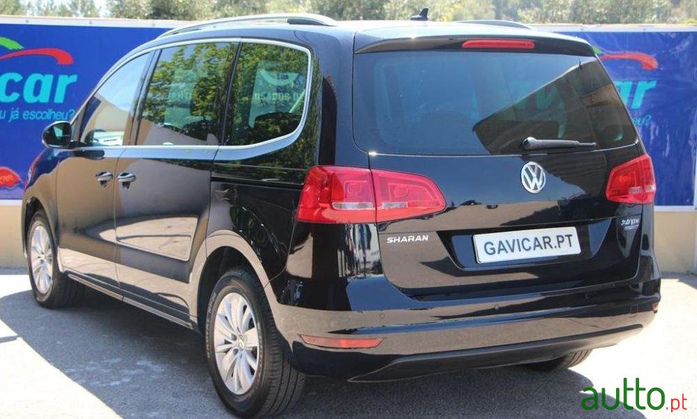 2012' Volkswagen Sharan photo #1