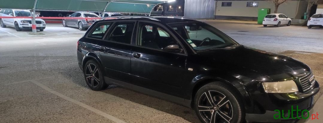 2003' Audi A4 Avant photo #3