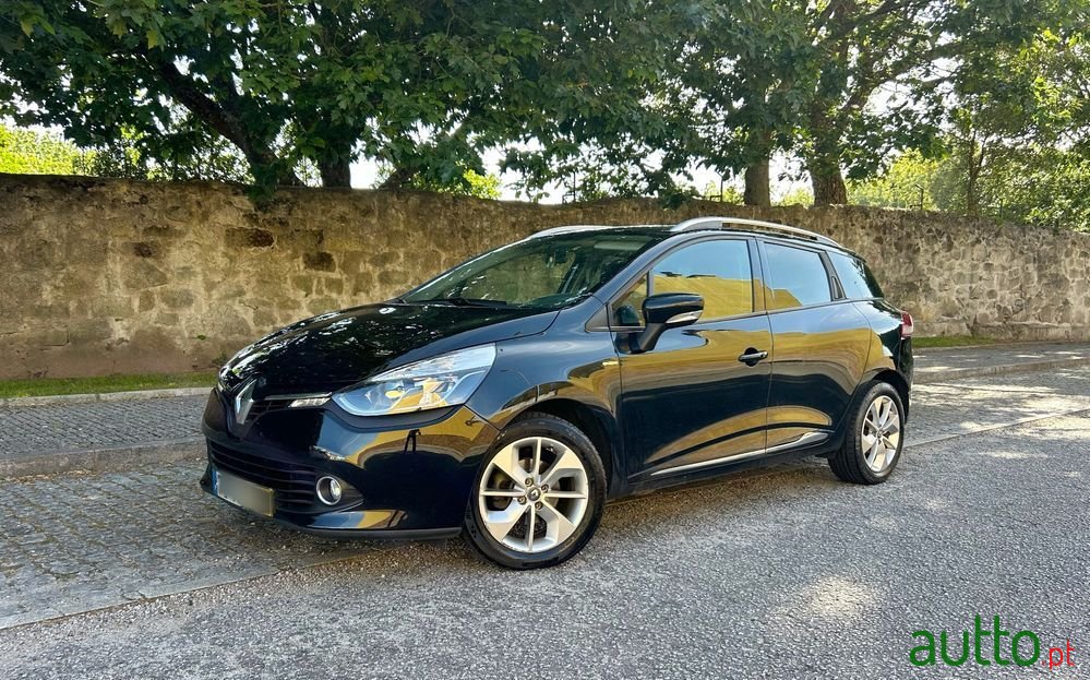 2016' Renault Clio Sport Tourer photo #1