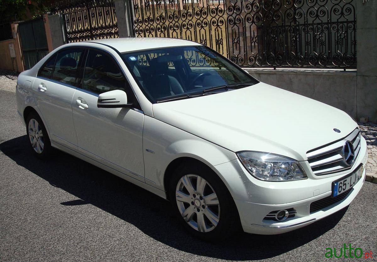 2011' Mercedes-Benz CL 220 Avantgarde photo #1