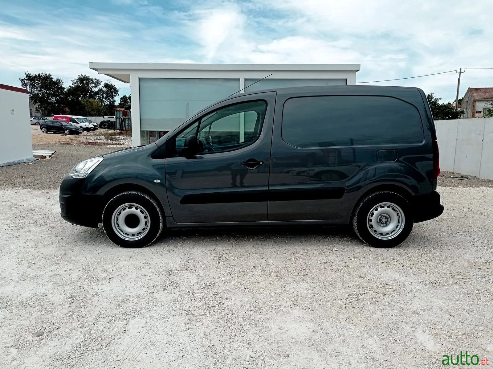 2018' Peugeot Partner photo #5